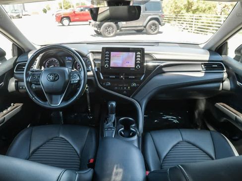 Used 2022 Toyota Camry SE w/ Carpet Mat Package (TMS) FWD image 14