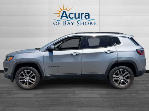 Used 2018 Jeep Compass Latitude w/ Popular Equipment Group AWD/4WD image 4