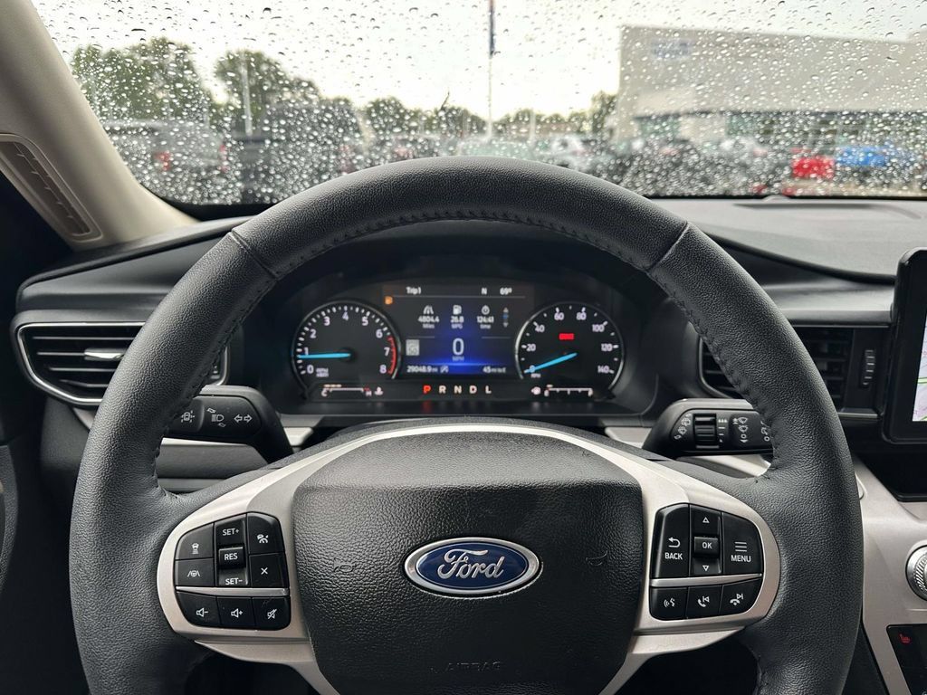 Used 2023 Ford Explorer XLT w/ Equipment Group 202A AWD/4WD image 18
