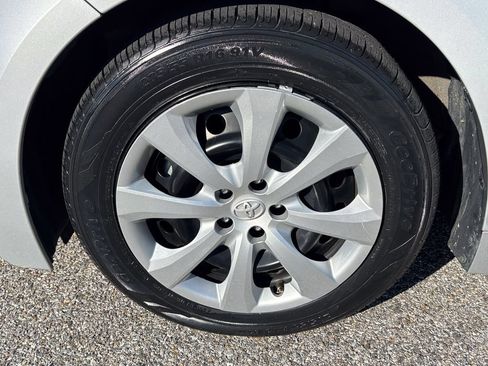 Used 2024 Toyota Corolla LE FWD image 45