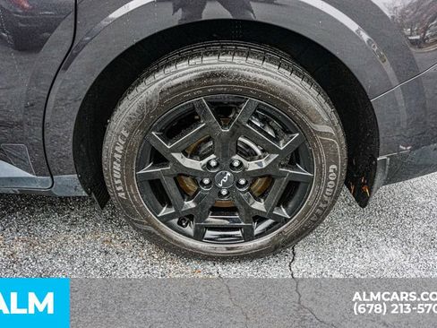 Used 2025 Kia Carnival SX Prestige image 17