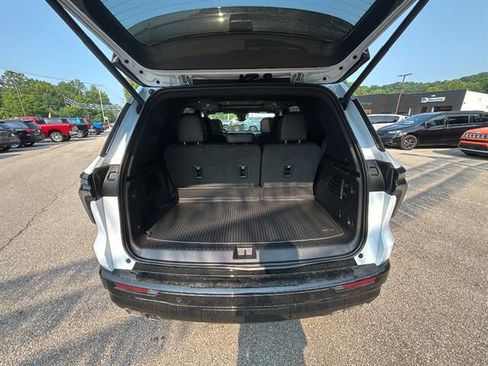 Used 2026 Chevrolet Traverse RS AWD/4WD image 30