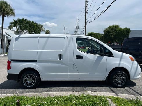 Used 2021 Nissan NV200 S w/ Back Door Glass Package image 4