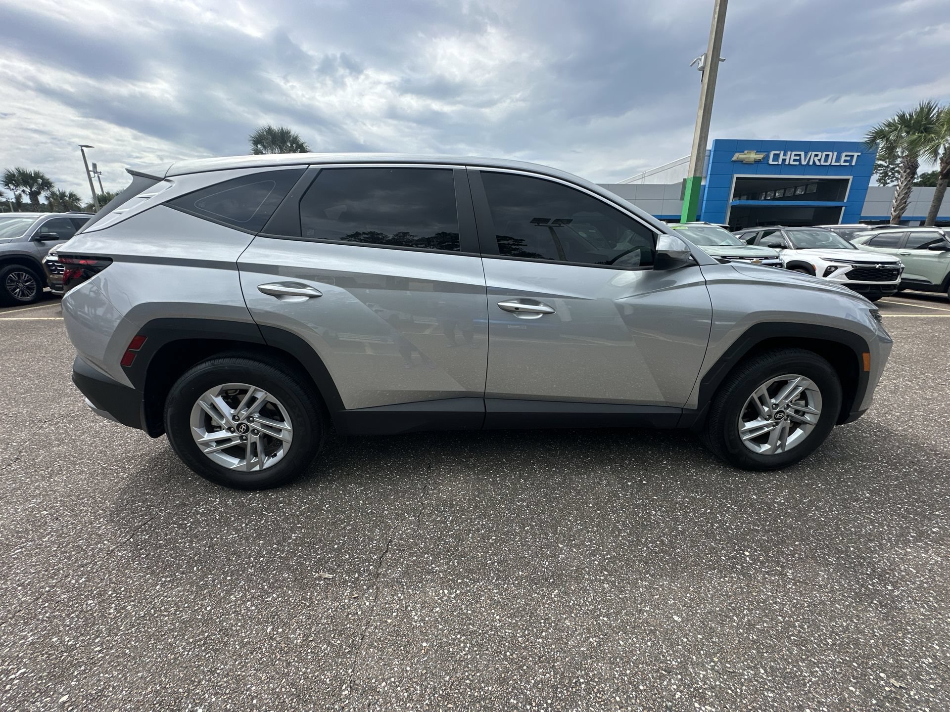 Used 2025 Hyundai Tucson SE FWD image 17