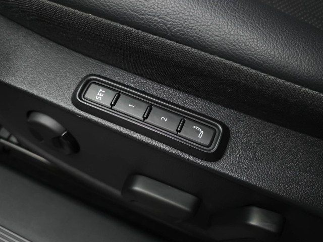 Used 2021 Volkswagen ID.4 Pro S RWD image 33