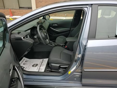 Certified 2022 Toyota Corolla SE w/ SE Premium Package image 11