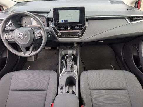Used 2025 Toyota Corolla LE FWD image 4