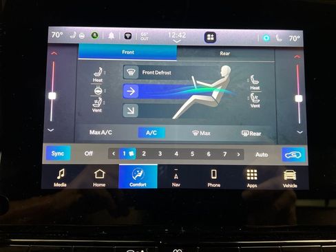 Used 2024 Jeep Wagoneer L Series II image 61