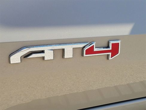 Used 2023 GMC Canyon AT4 w/ AT4 Premium Package image 9