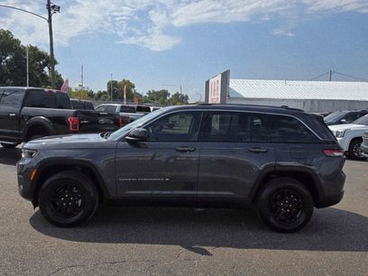 Used 2022 Jeep Grand Cherokee Laredo w/ Luxury Tech Group I