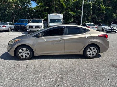 Used 2016 Hyundai Elantra SE FWD image 4
