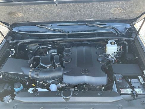 Used 2023 Toyota 4Runner Limited image 30