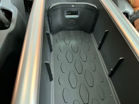 New 2025 Volkswagen ID. Buzz Pro S Plus image 18