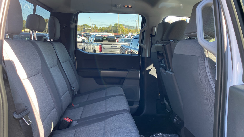 New 2027 Ford F250 XL w/ STX Appearance Package AWD/4WD image 13
