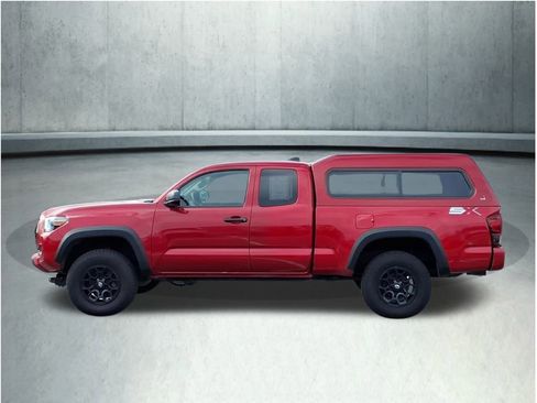 Certified 2022 Toyota Tacoma SR image 13
