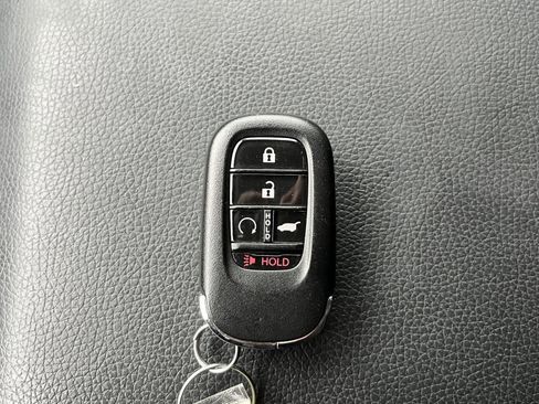 Used 2025 Honda Pilot EX-L image 21