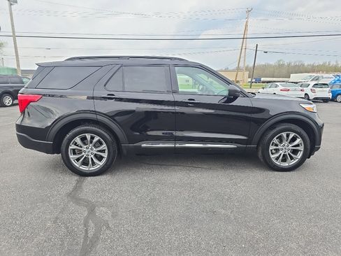 Used 2023 Ford Explorer XLT w/ Equipment Group 202A image 5