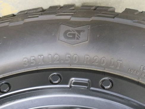 Used 2020 Jeep Gladiator Sport w/ Trailer Tow Package image 35