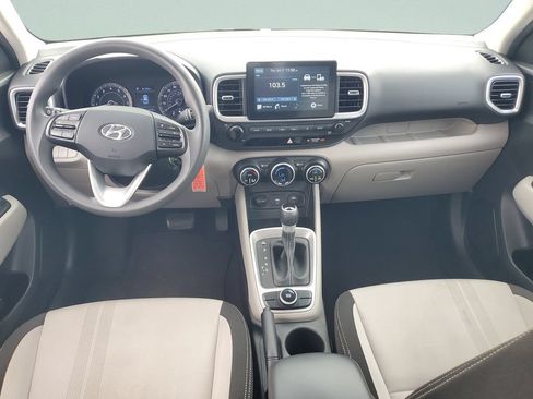 Used 2020 Hyundai Venue SEL FWD image 11