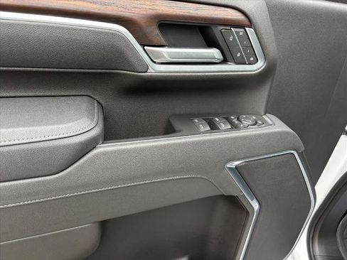 Certified 2025 GMC Sierra 2500 SLT image 21