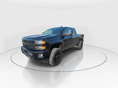 Used 2015 Chevrolet Silverado 2500 High Country w/ Duramax Plus Package image 4