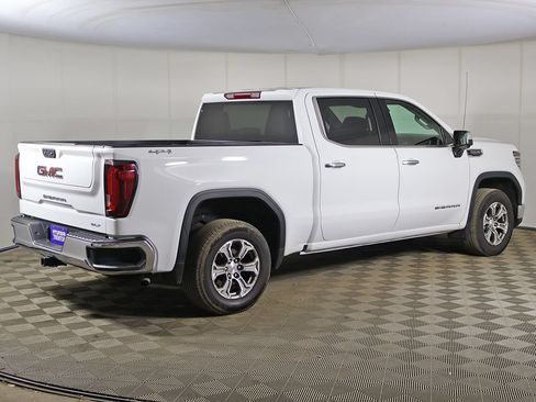 Used 2025 GMC Sierra 1500 SLT AWD/4WD image 9