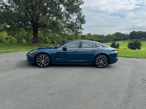 New 2025 Porsche Panamera image 2