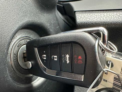 Used 2024 Toyota Camry SE image 38