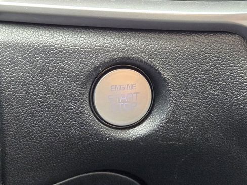 Used 2025 Kia Sorento S image 20