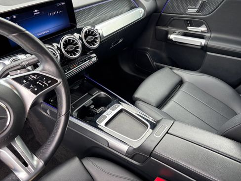 Used 2025 Mercedes-Benz GLB 250 image 44