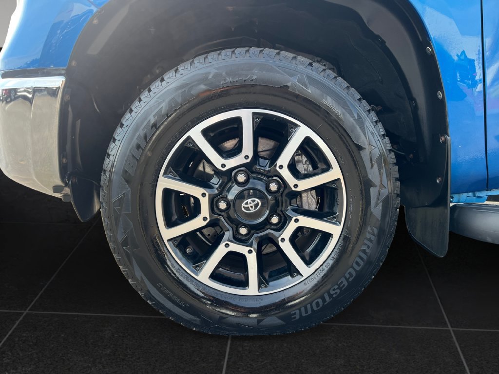 Used 2018 Toyota Tundra Limited w/ Limited Premium Package AWD/4WD image 9