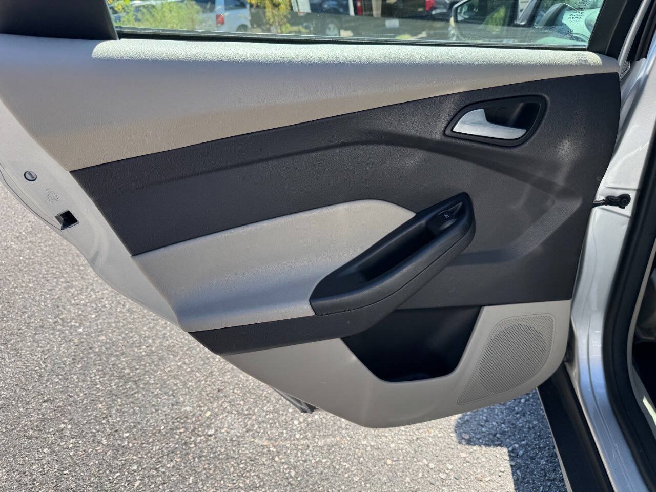 Used 2014 Ford Focus SE FWD image 24