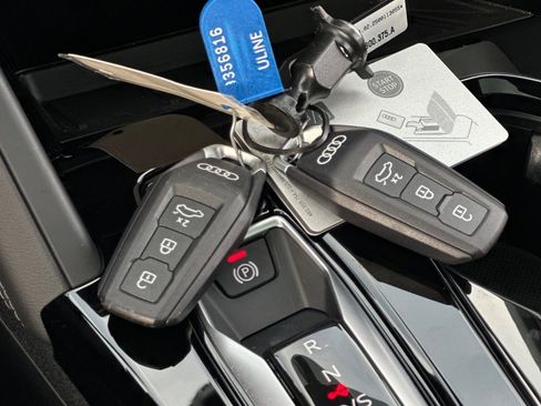 Used 2025 Audi Q5 Premium w/ 19" Wheel Package image 25