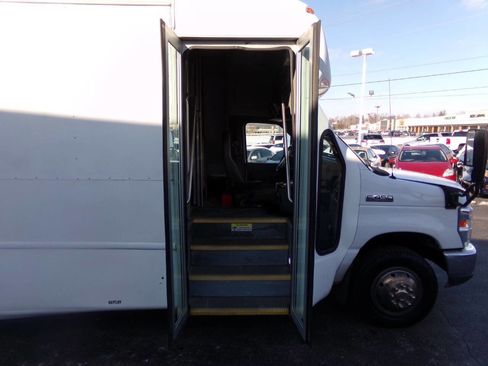 Used 2019 Ford E-450 and Econoline 450 Super Duty w/ Shuttle Bus Prep Package image 20