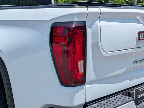 Used 2024 GMC Sierra 1500 AT4 w/ Technology Package AWD/4WD image 16