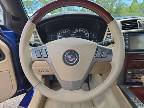Used 2007 Cadillac XLR RWD image 21