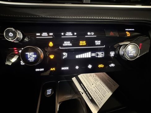 Certified 2025 INFINITI QX60 Luxe w/ Vision Package AWD/4WD image 50