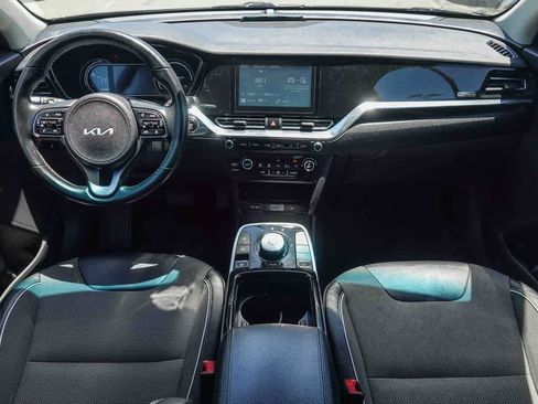 Certified 2022 Kia Niro EX FWD image 11