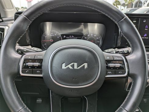 Certified 2022 Kia Sorento S FWD image 21