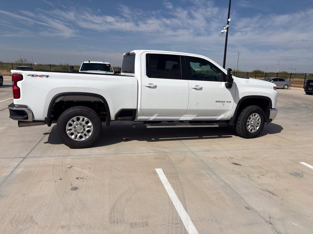 Used 2025 Chevrolet Silverado 3500 LT w/ Safety Package AWD/4WD image 11