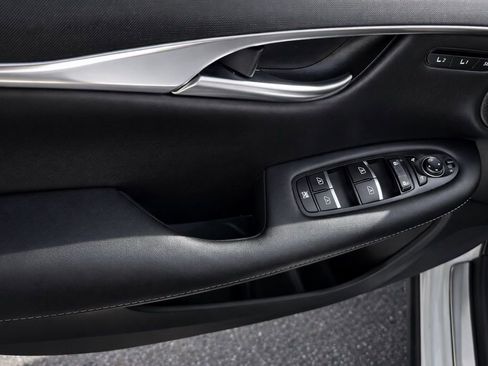 Used 2023 INFINITI QX50 Luxe FWD image 11