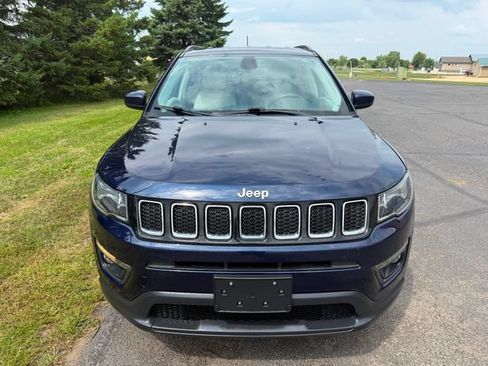 Used 2019 Jeep Compass Latitude w/ Popular Equipment Group AWD/4WD image 5