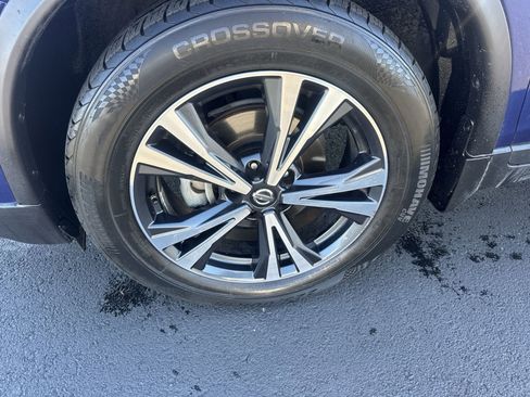 Used 2020 Nissan Rogue SV w/ Premium Package image 10