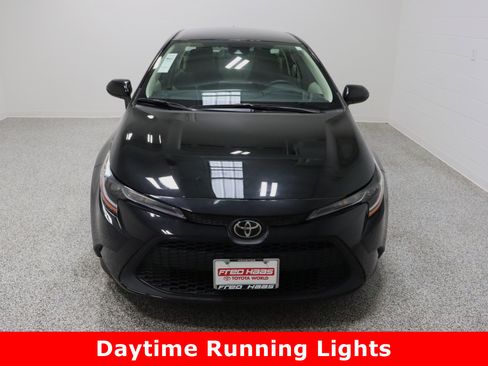 Used 2022 Toyota Corolla LE image 3