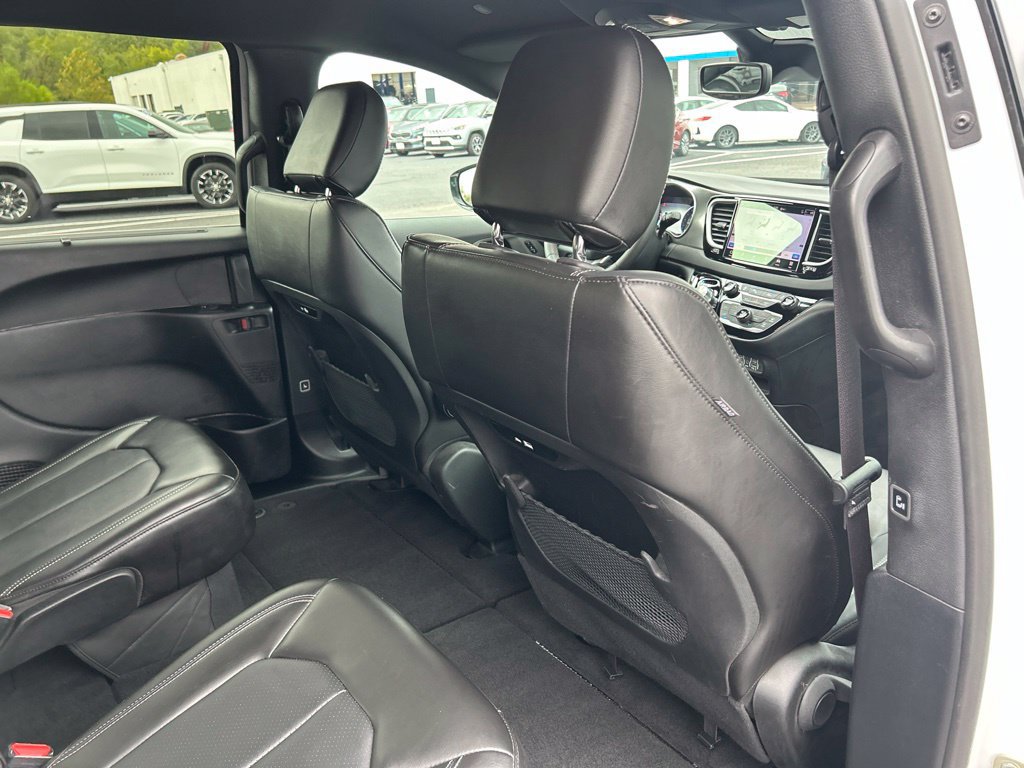Used 2025 Chrysler Pacifica Select FWD image 38