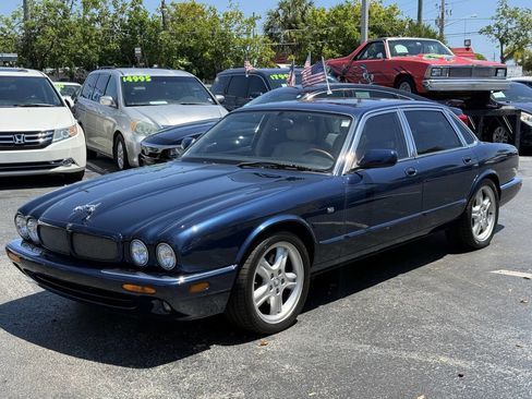 Used 1999 Jaguar XJ8 RWD image 2