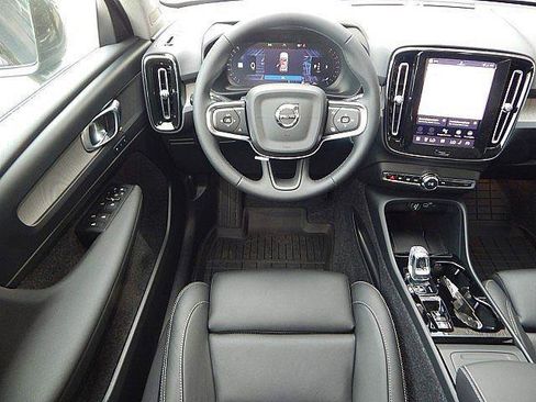 New 2026 Volvo XC40 B5 Plus w/ Protection Package Premier AWD/4WD image 12