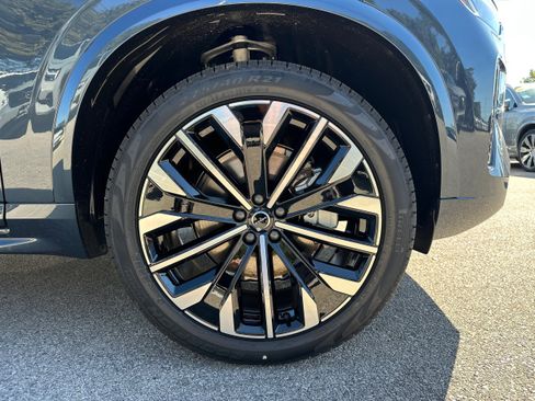 New 2026 Volvo XC90 B5 Core image 7