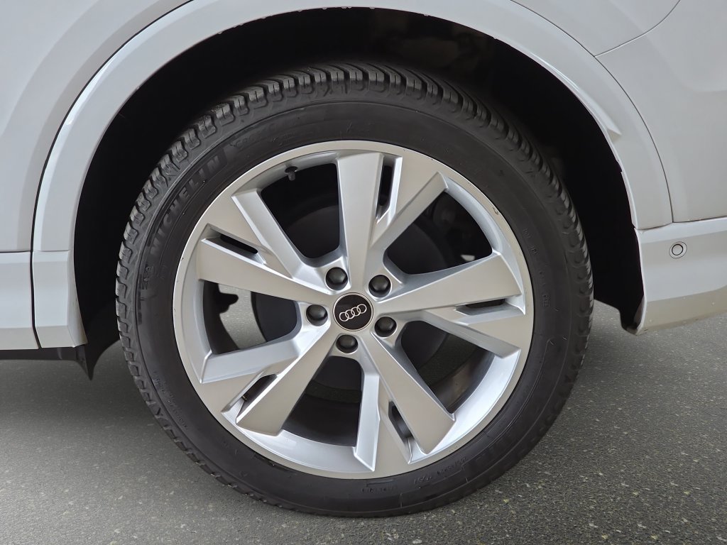 Used 2023 Audi Q4 e-tron Prestige AWD/4WD image 36