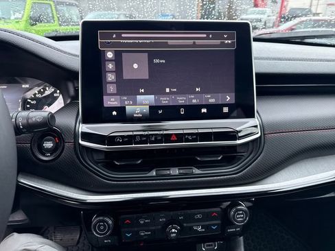 Used 2024 Jeep Compass Trailhawk image 23